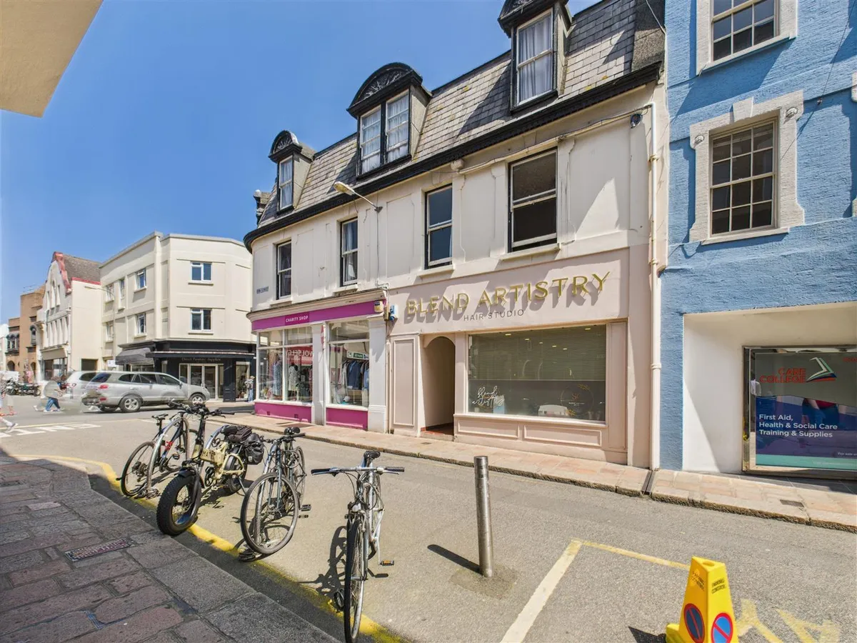 Don street st helier 34257018 cam05512 g0 pr0011 still012