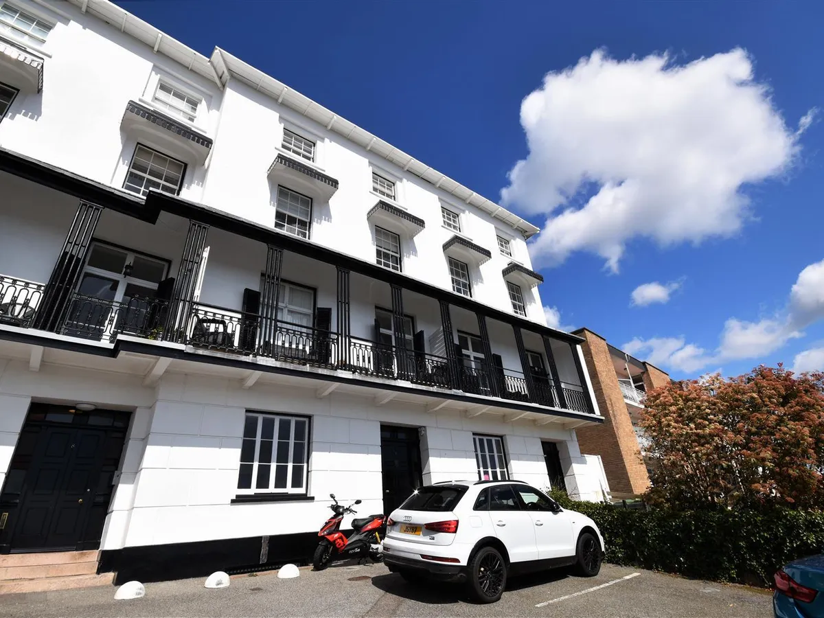 Lower kings cliff st helier 34701055 dsc 0190e