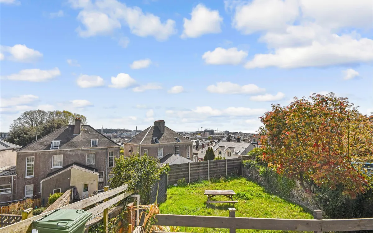 Lower kings cliff st helier 34701055 dsc 0188