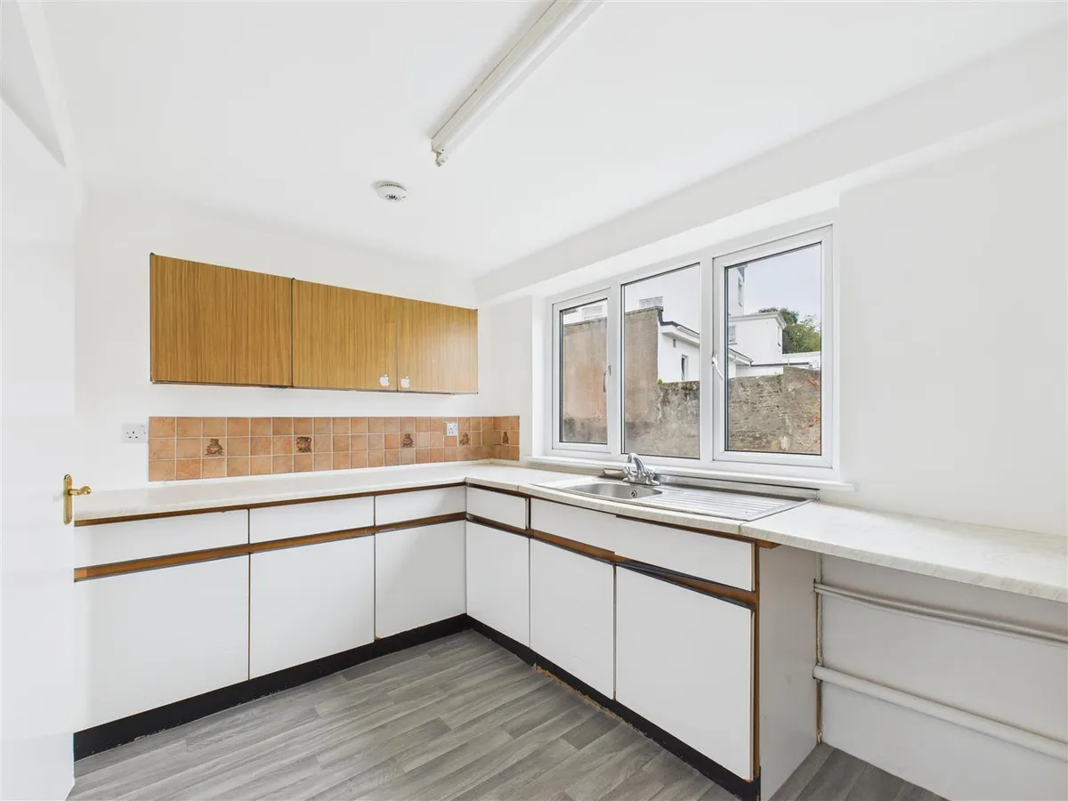 Drury lane st helier 34286887 cam05512 g0 pr0029 still004