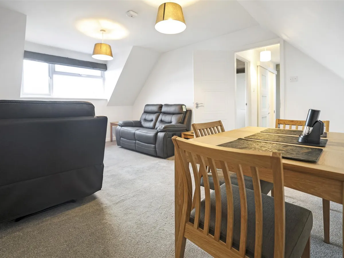 La rue de la corbiere st brelade 34734006 ei8 a2531