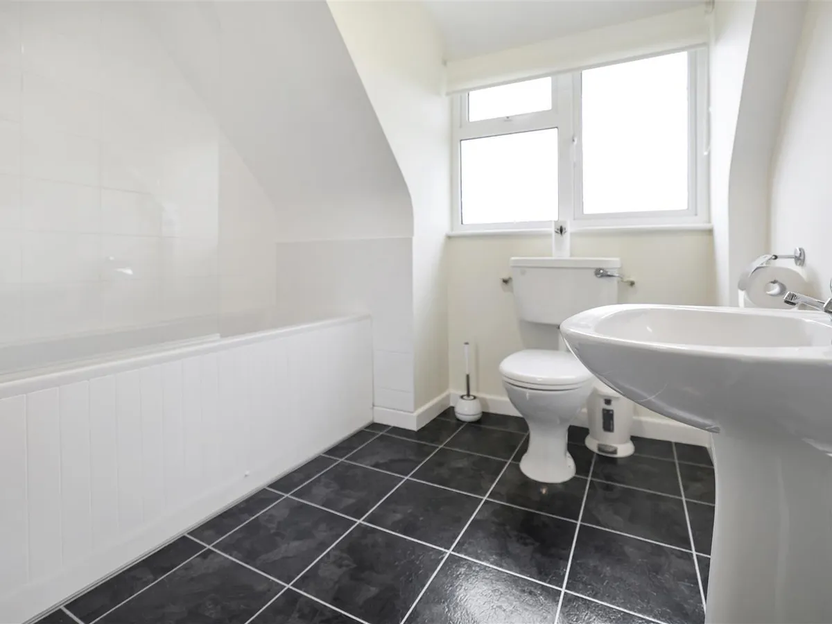 La rue de la corbiere st brelade 34734006 ei8 a2550