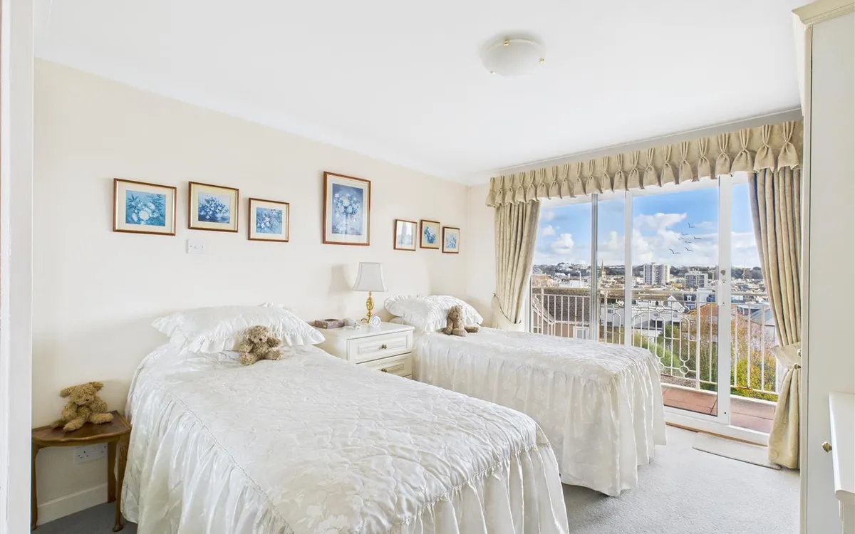 St johns road st helier 34310910 cam05512 g0 pr0031 still006