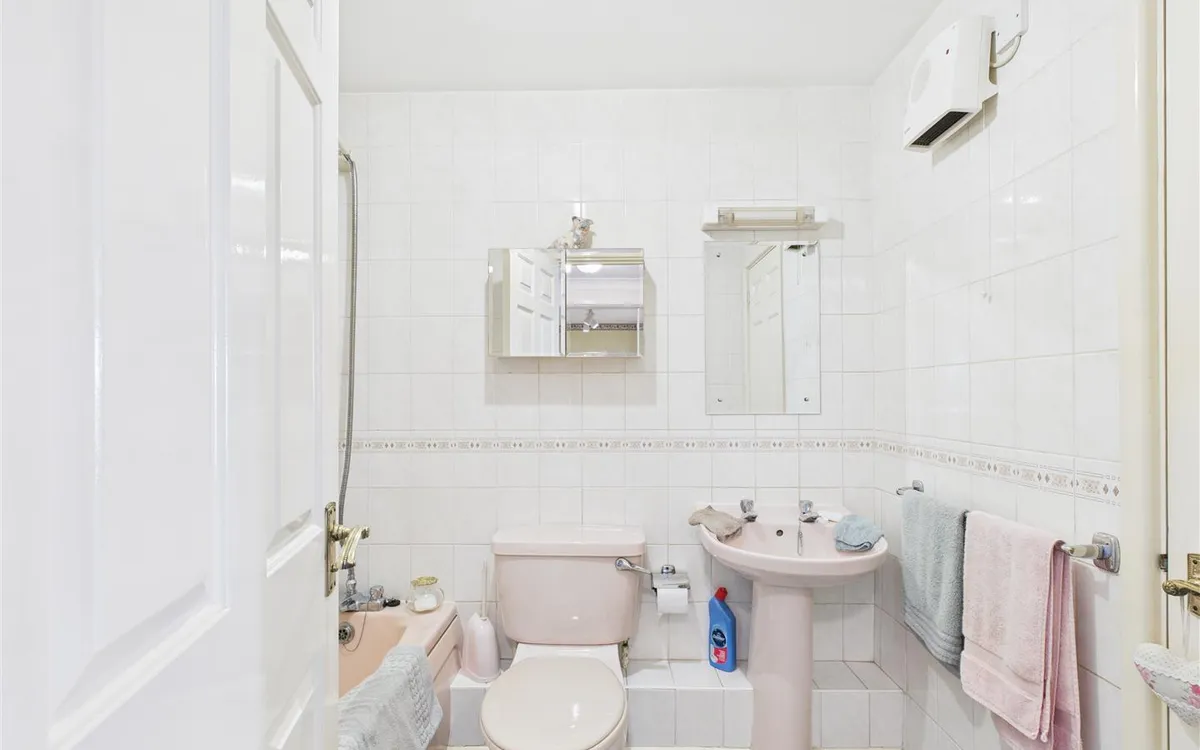 St johns road st helier 34310910 cam05512 g0 pr0031 still003