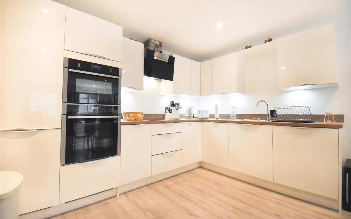 Union street st helier 33923757 dsc 0749