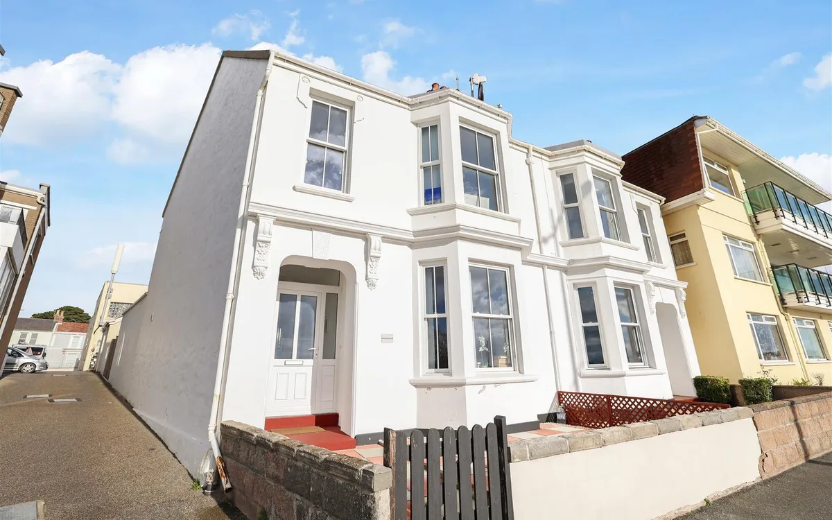 Victoria avenue st helier 34321194 ei8 a1624