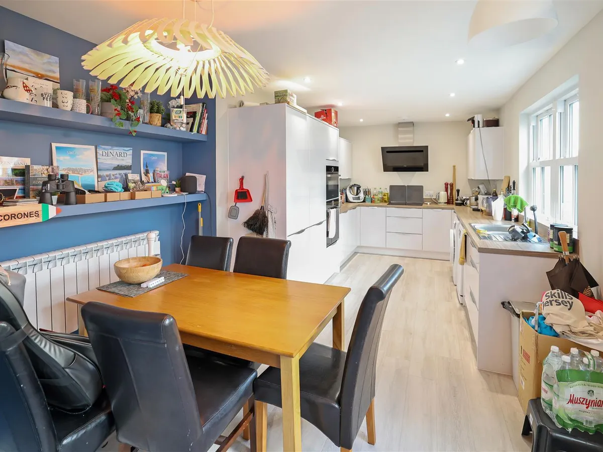 Victoria avenue st helier 34321194 ei8 a1596