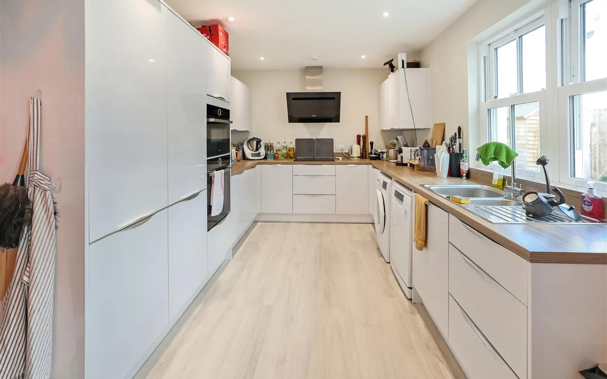 Victoria avenue st helier 34321194 ei8 a1598