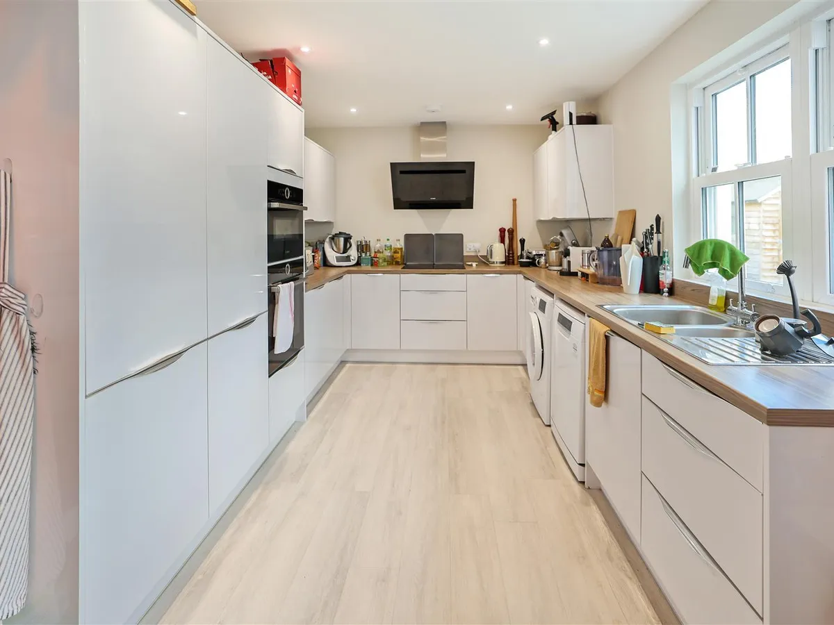 Victoria avenue st helier 34321194 ei8 a1598