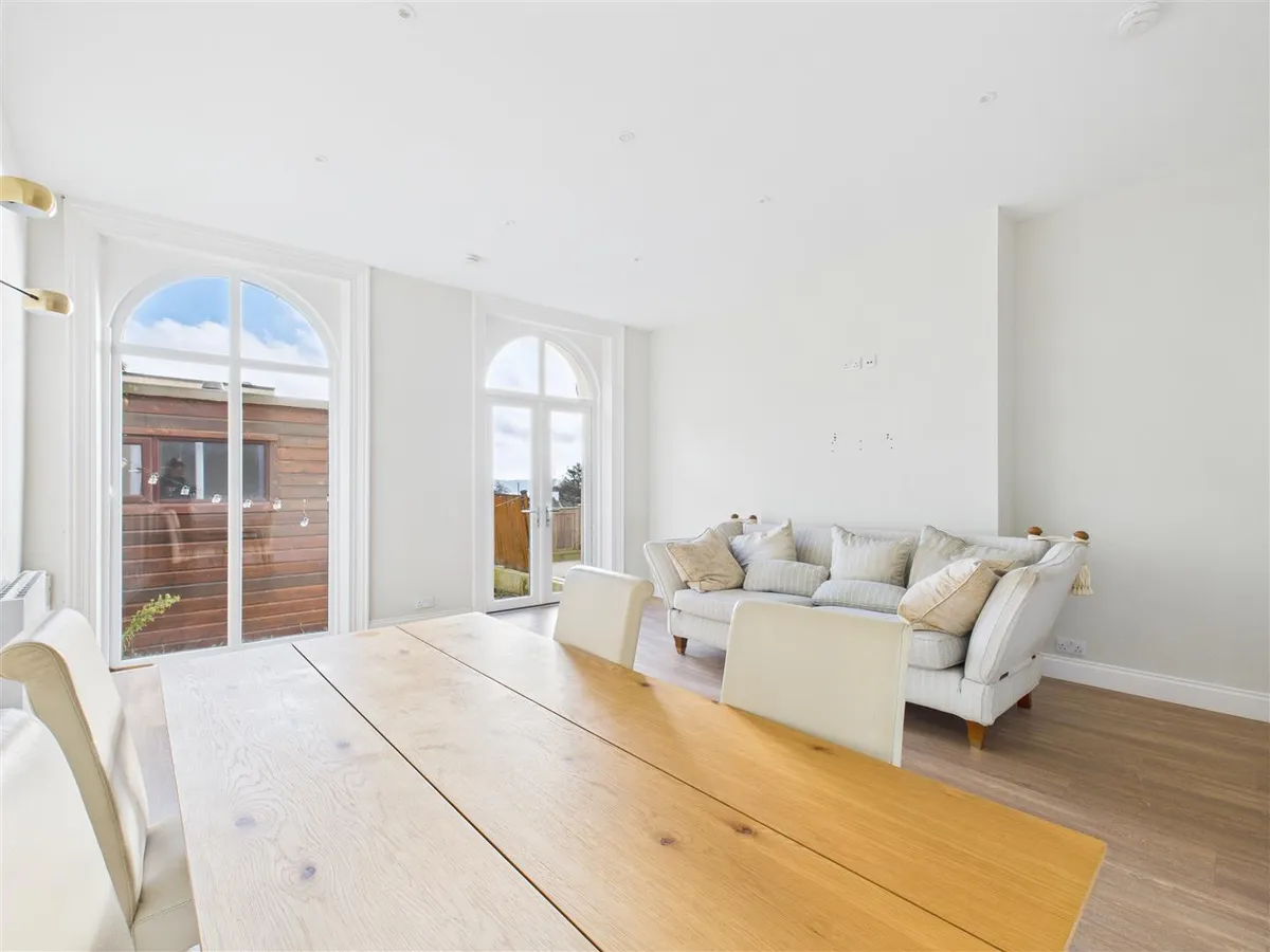 La vallee de st pierre 33635353 cam05512 g0 pr0033 still002