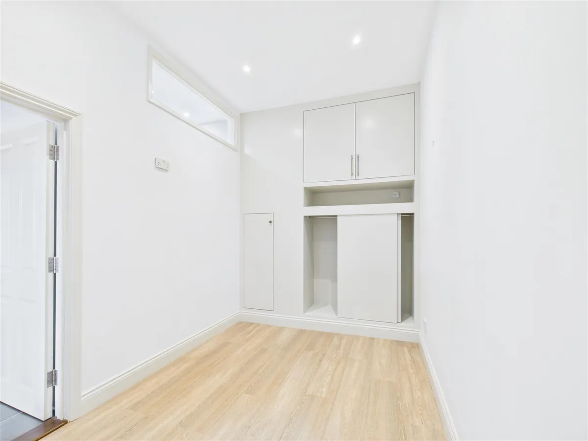 La vallee de st pierre 33635353 cam05512 g0 pr0033 still003