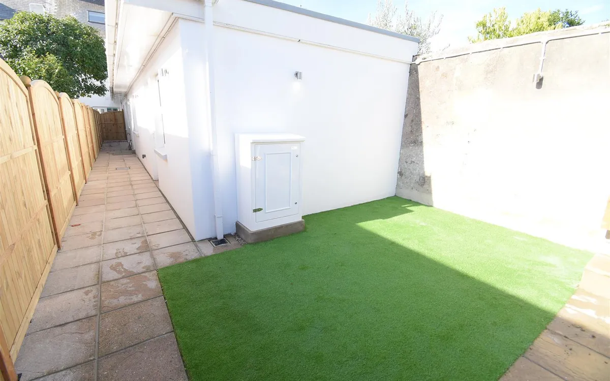 Roseville street st helier 34771390 dsc 0328 7