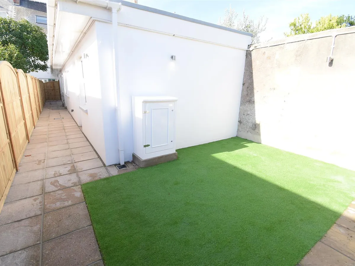 Roseville street st helier 34771390 dsc 0328 7
