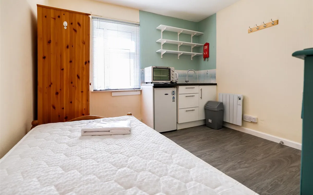 Parade road st helier 34381407 ei8 a1053