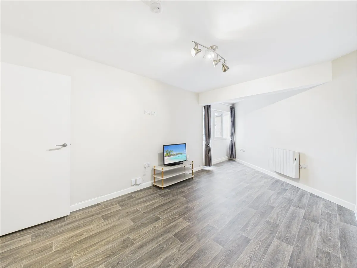 Colomberie court st helier 34441794 cam05512 g0 pr0035 still017