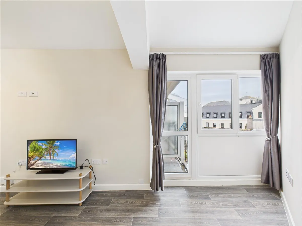 Colomberie court st helier 34441794 cam05512 g0 pr0035 still020