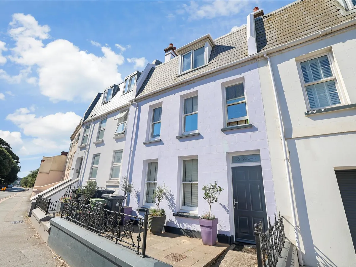 La route de st aubin st helier 34794686 ei8 a2695