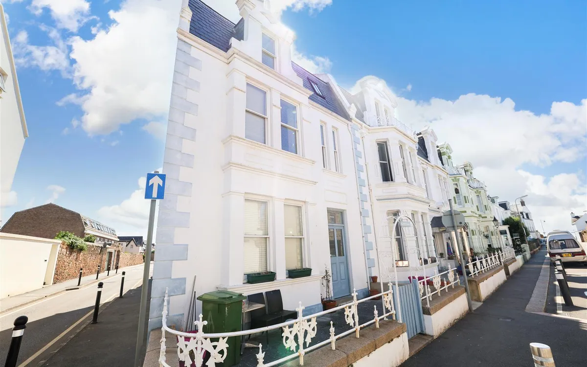 Roseville street st helier 34794735 ei8 a2741