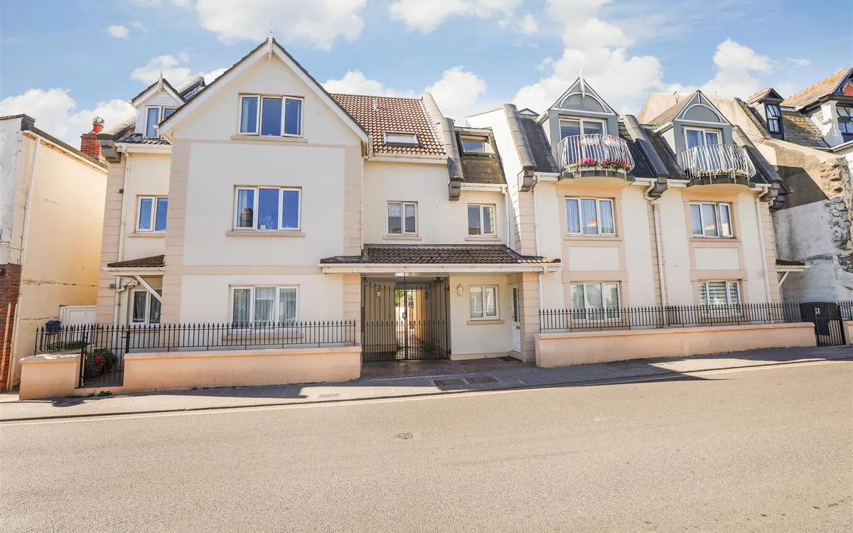 St helier 34796322 ei8 a2774