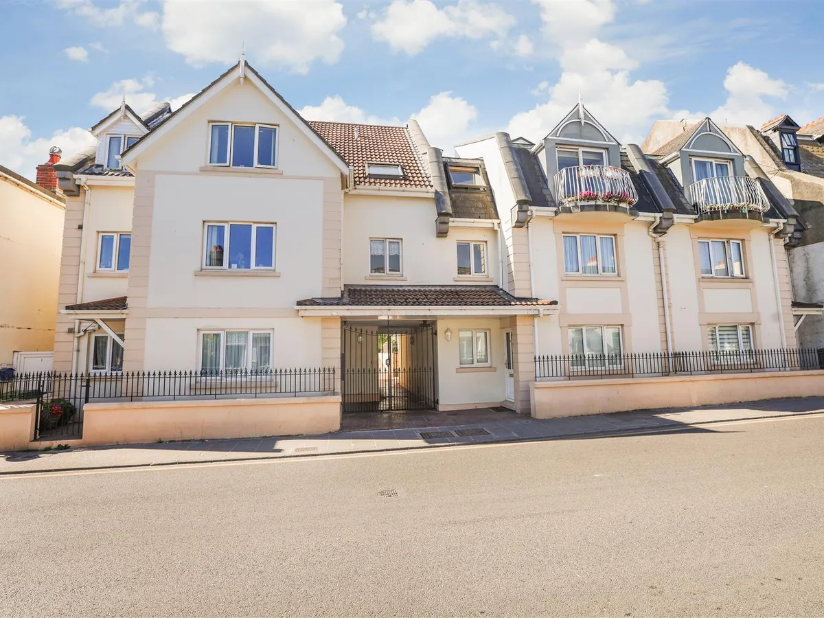 St helier 34796322 ei8 a2774