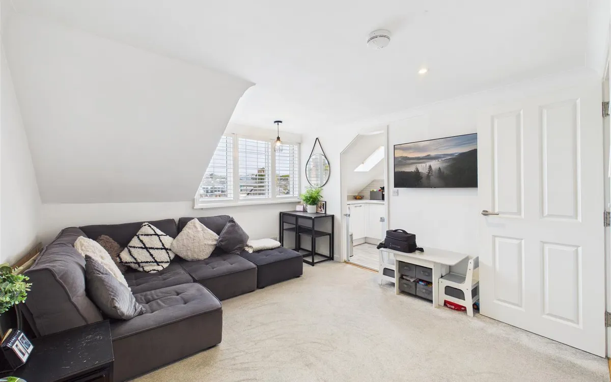 36 david place st helier 34453872 cam05512 g0 pr0037 still008