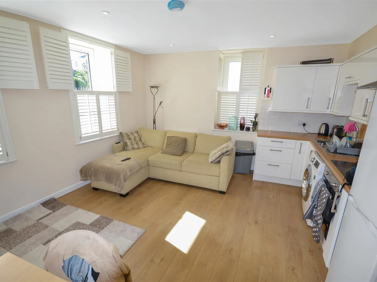 St james street st helier 34806083 dsc 1027
