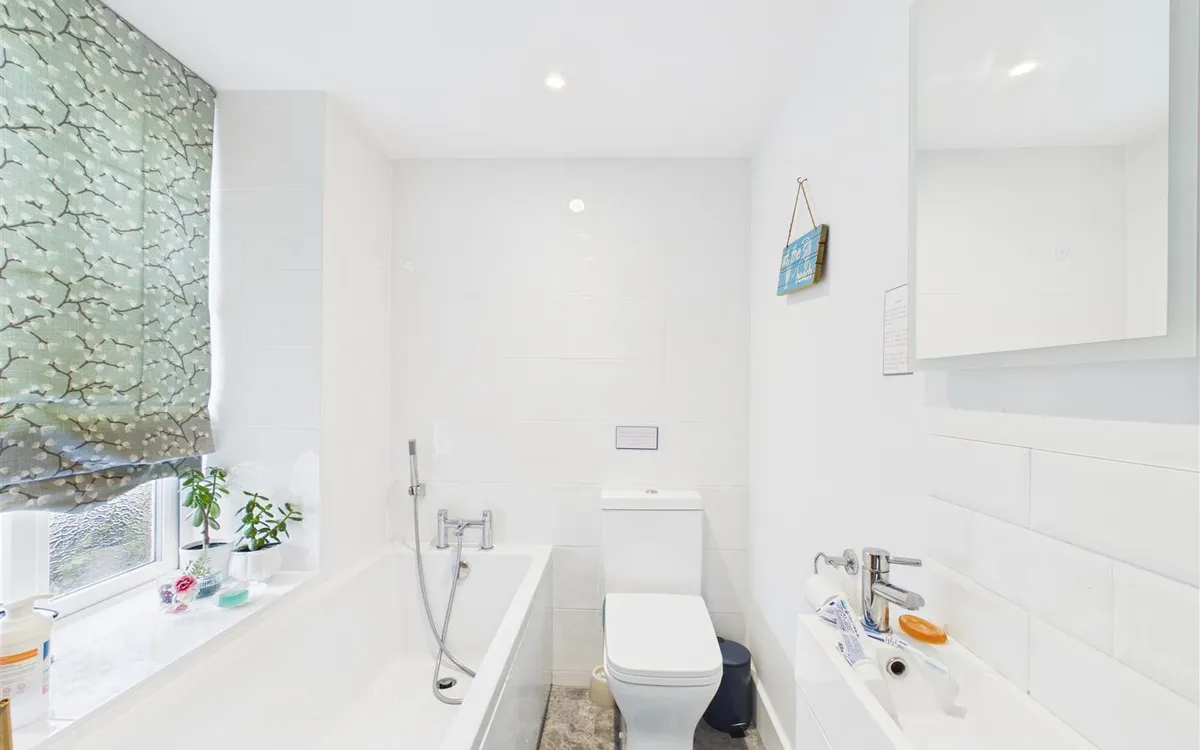 La grande route de st laurent 34460948 cam05512 g0 pr0038 still009