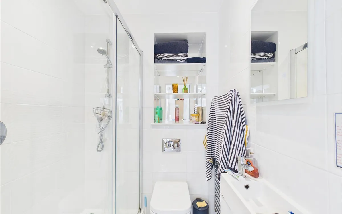 La grande route de st laurent 34460948 cam05512 g0 pr0038 still017