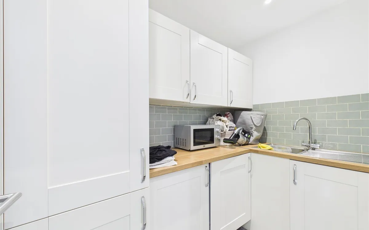 La grande route de st laurent 34460948 cam05512 g0 pr0038 still018