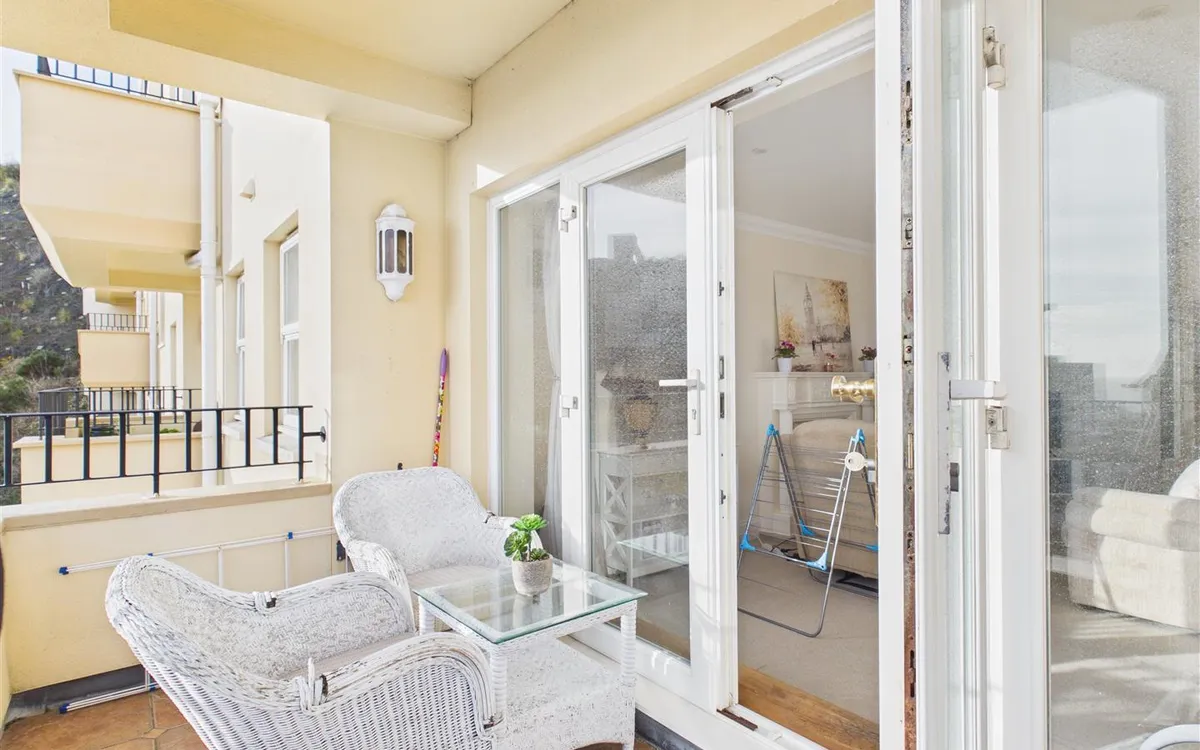 Old st johns road st helier 34467422 cam05512 g0 pr0039 still018