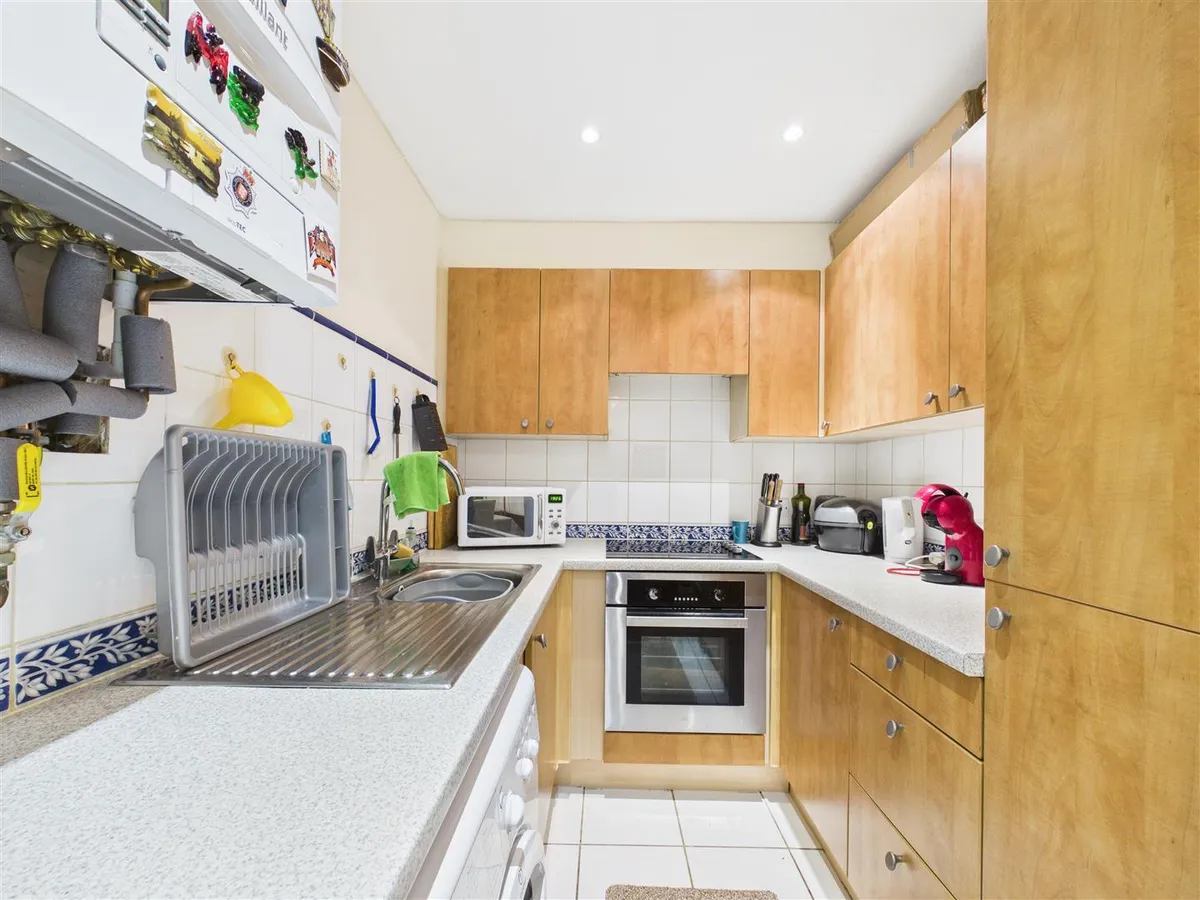 Kensington place st helier 32824148 cam05512 g0 pr0040 still008