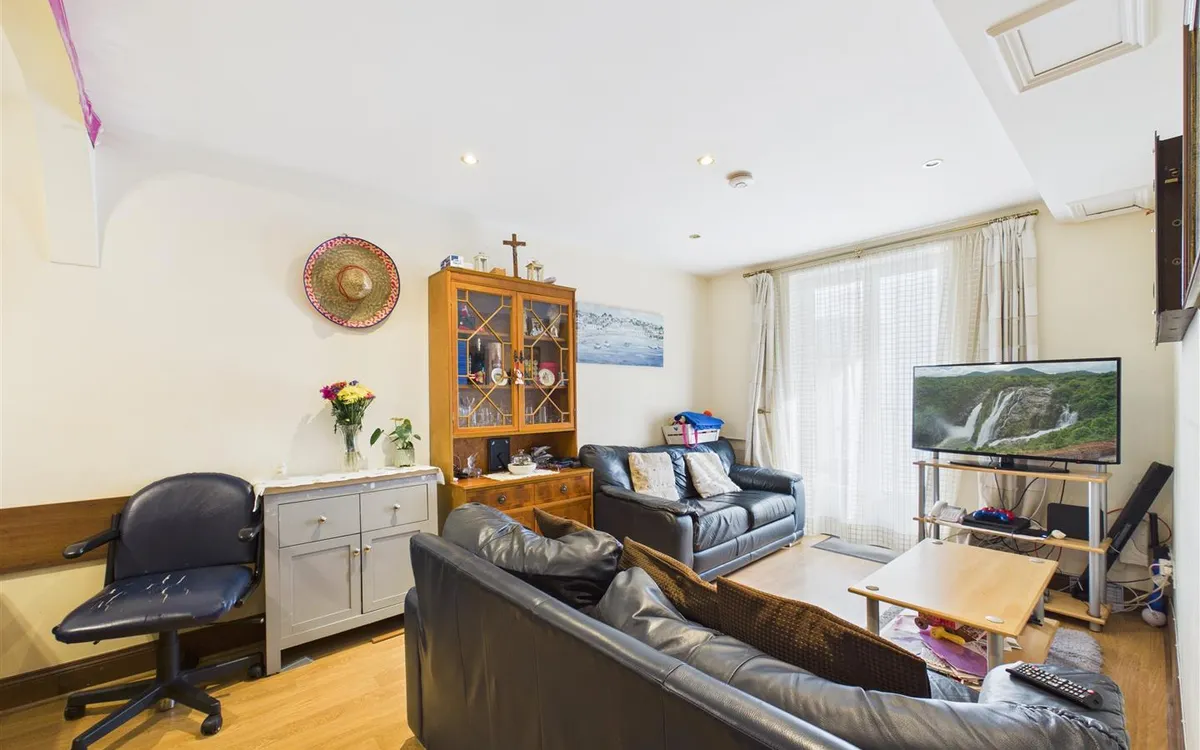 Kensington place st helier 32824148 cam05512 g0 pr0040 still010