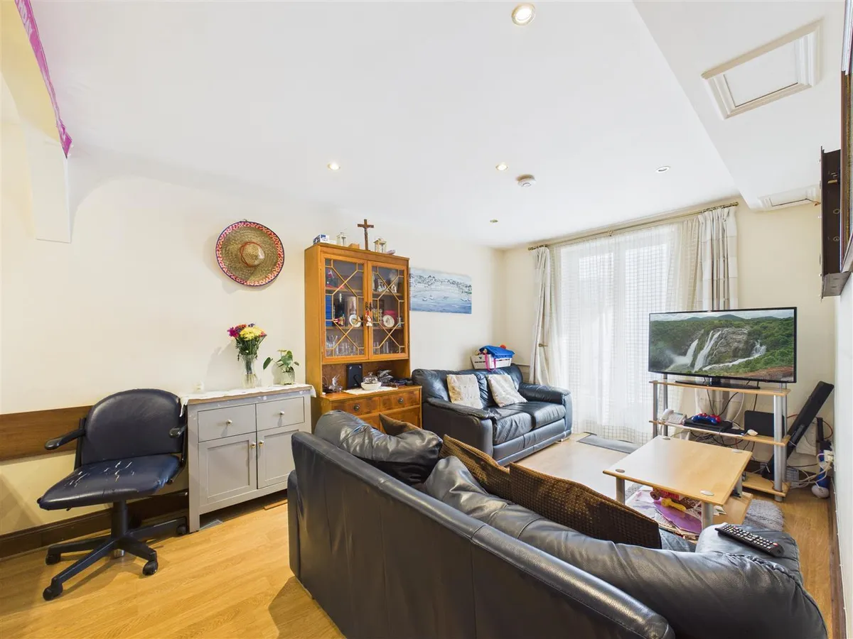 Kensington place st helier 32824148 cam05512 g0 pr0040 still010