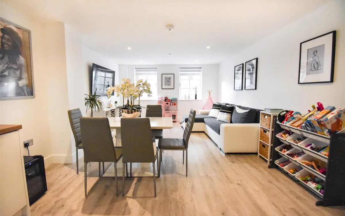 Union street st helier 33923757 dsc 0748