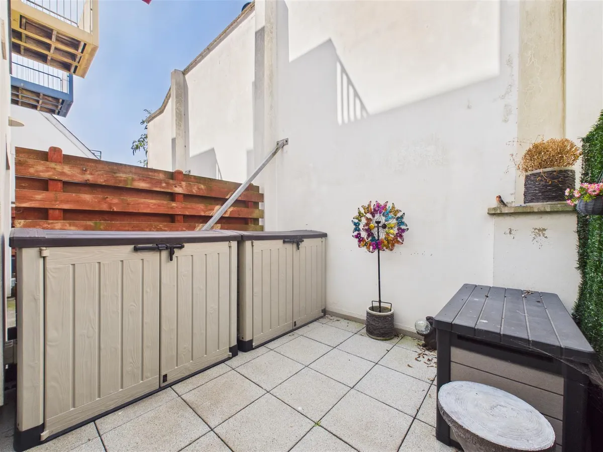 Rue de funchal st helier 34824943 cam05512 g0 pr0060 still013