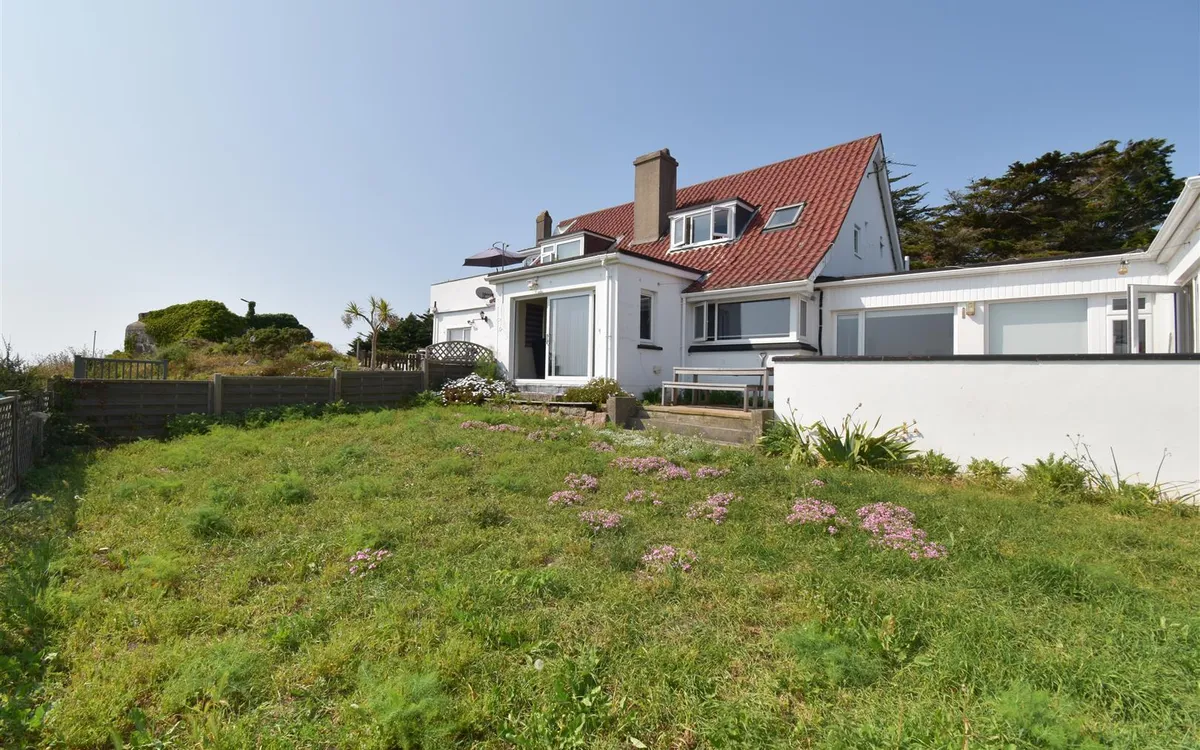 Bayview court le mont matthieu 34502619 dsc 0027