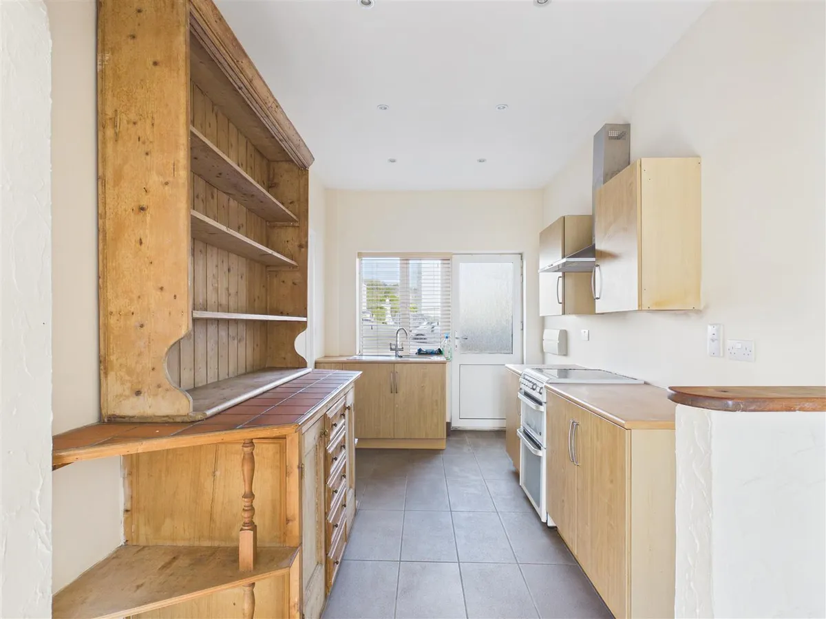 Netherby court la ruelle es reaux 34510587 cam05512 g0 pr0041 still002