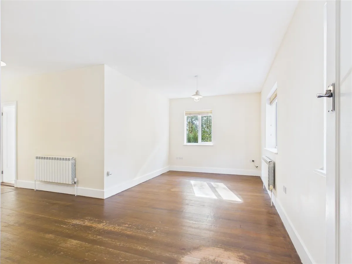 Netherby court la ruelle es reaux 34510587 cam05512 g0 pr0041 still011