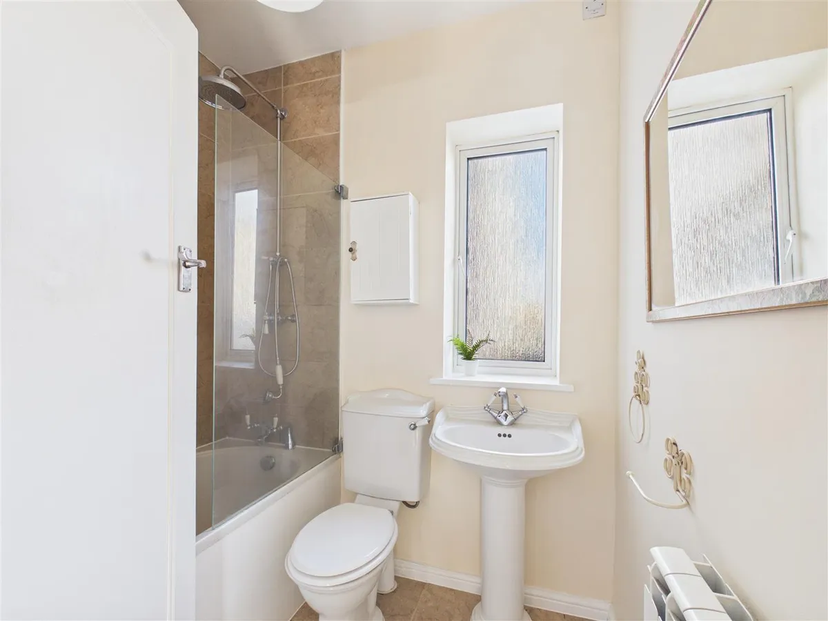 Netherby court la ruelle es reaux 34510587 cam05512 g0 pr0041 still007