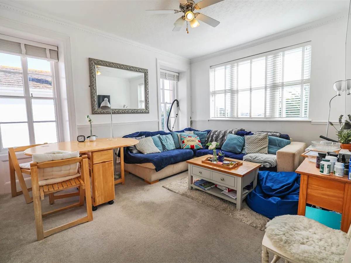 St andrews road st helier 34491959 10s lounge b