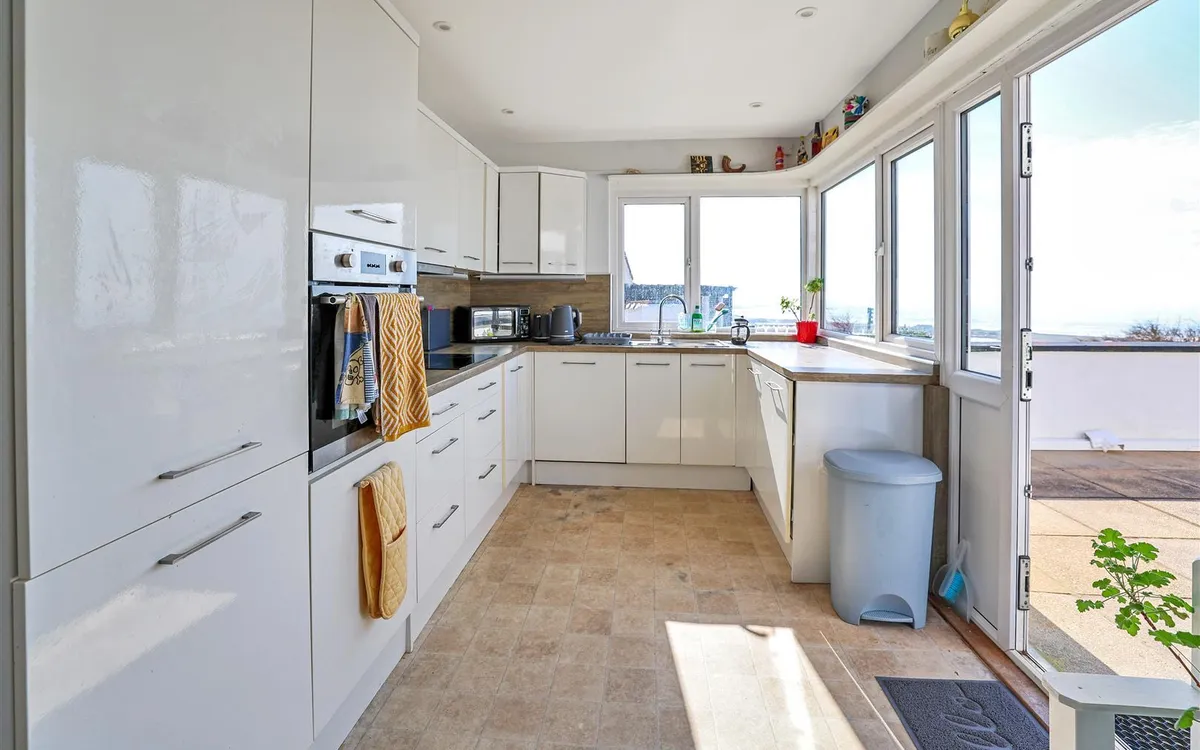 Bayview court le mont matthieu 34502619 ei8 a1949