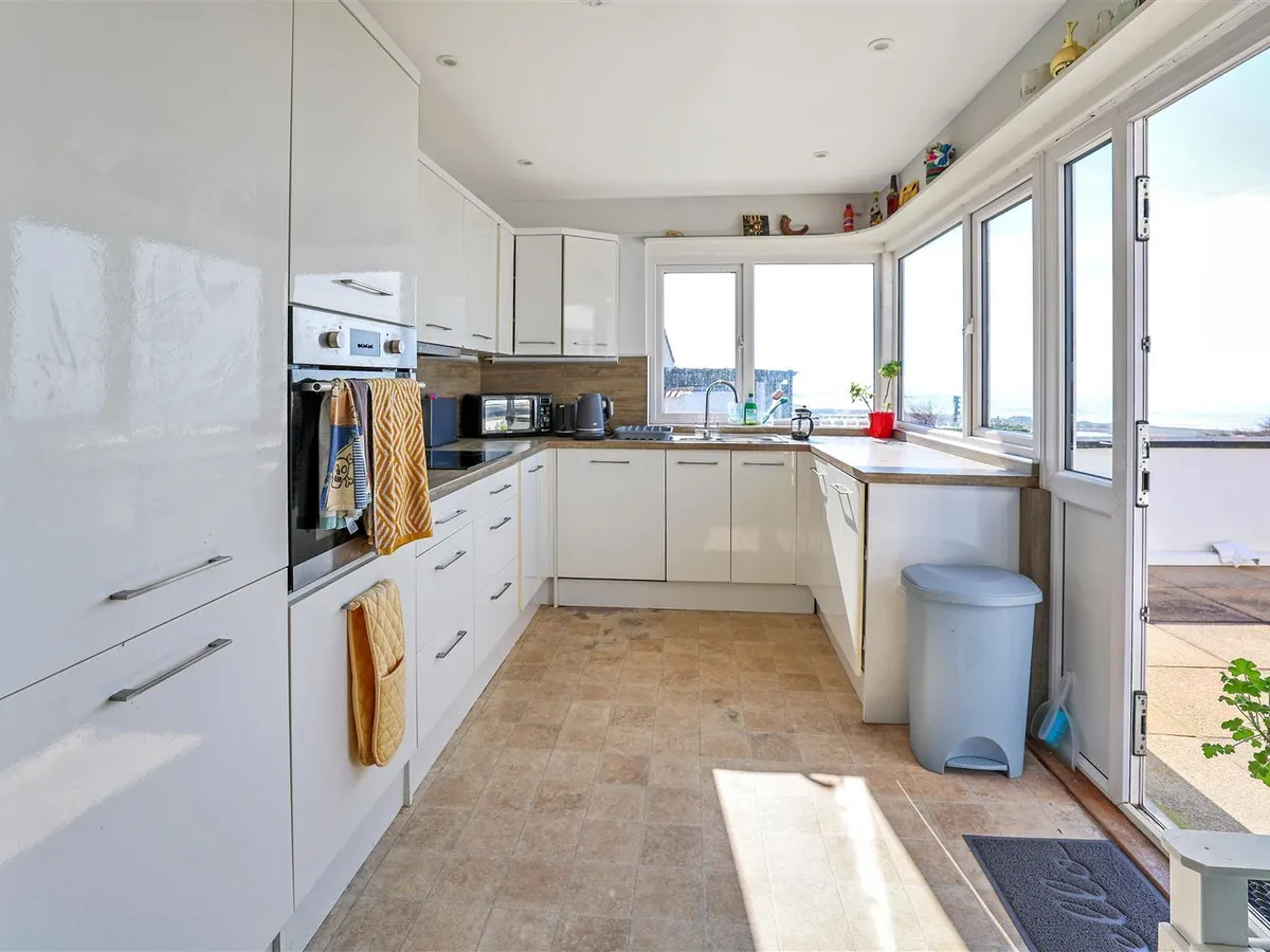 Bayview court le mont matthieu 34502619 ei8 a1949