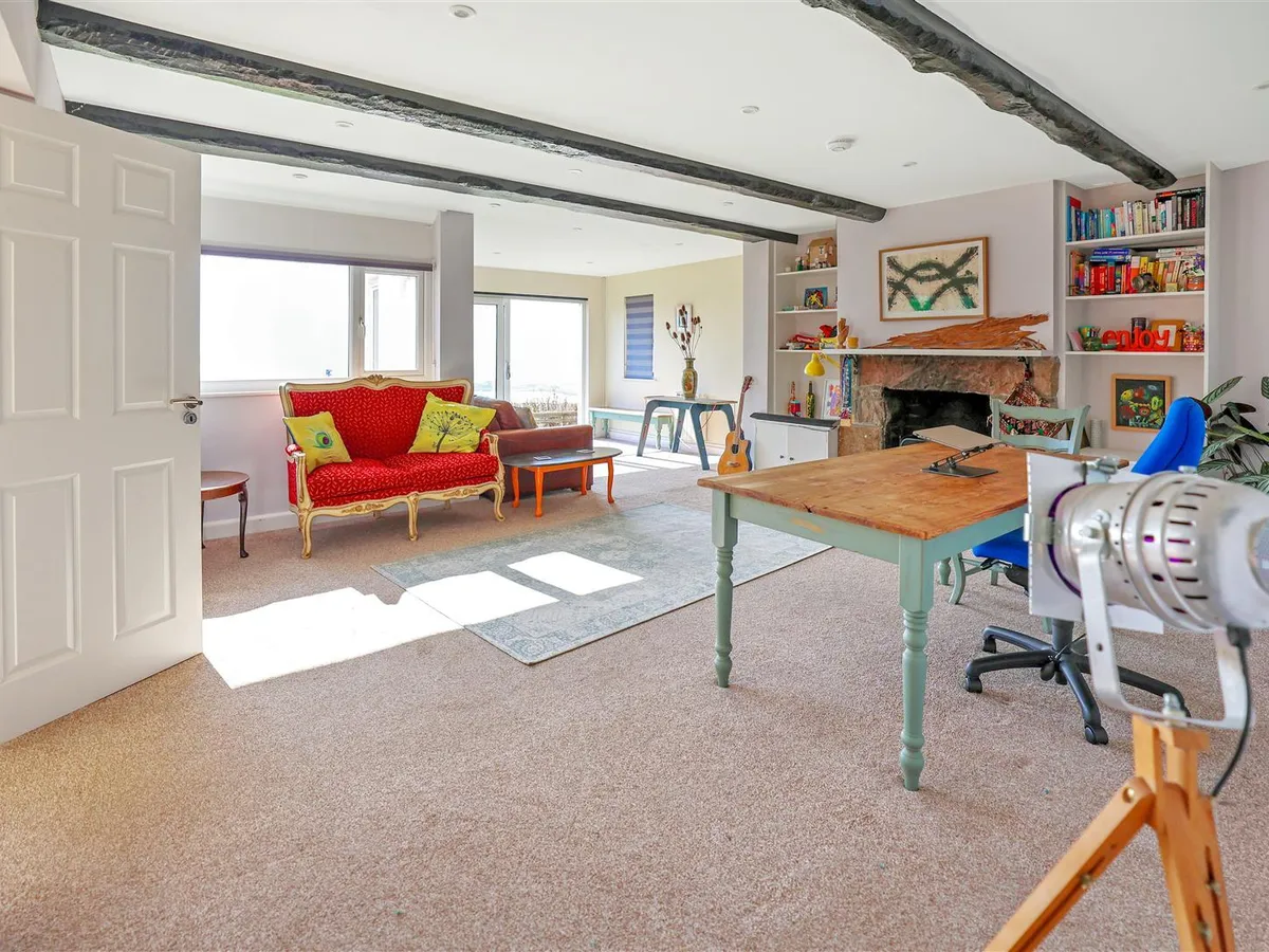 Bayview court le mont matthieu 34502619 ei8 a1927