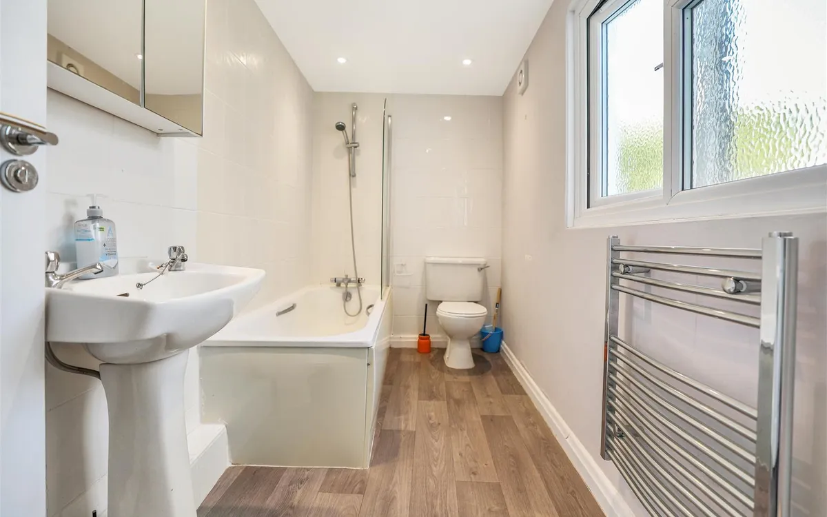 Bayview court le mont matthieu 34502619 ei8 a1941