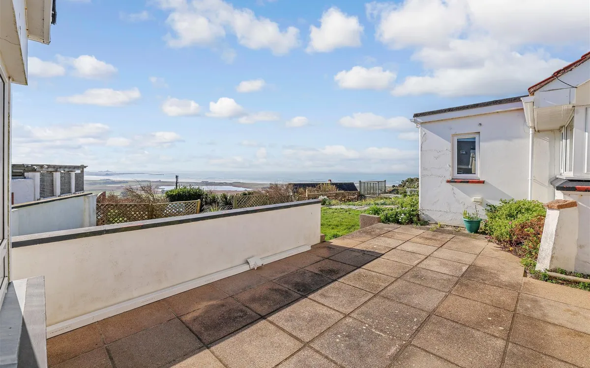 Bayview court le mont matthieu 34502619 ei8 a1953