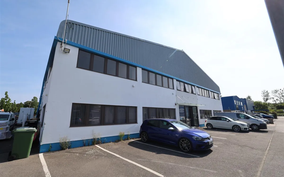 La rue des gros rue des prés trading estate 34830834 ei8 a2992