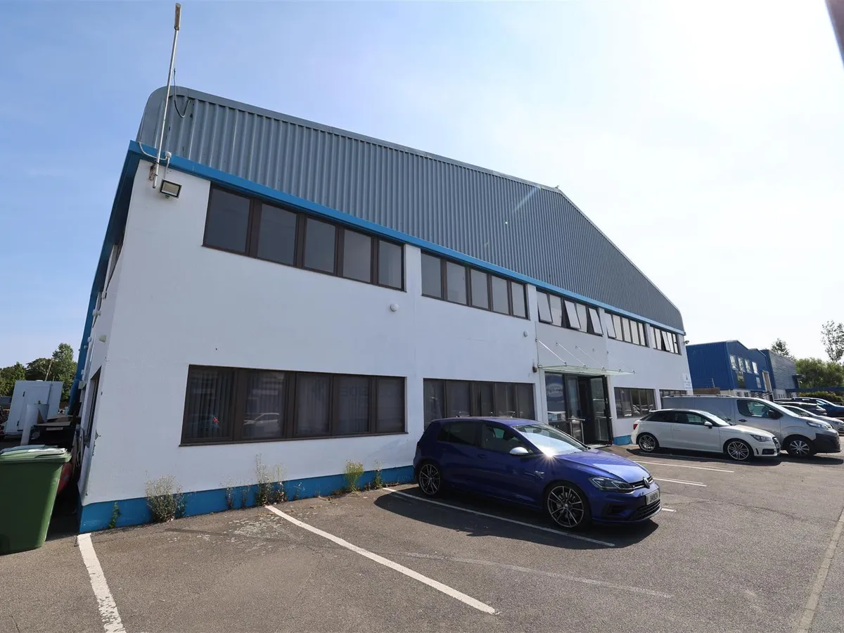La rue des gros rue des prés trading estate 34830834 ei8 a2992
