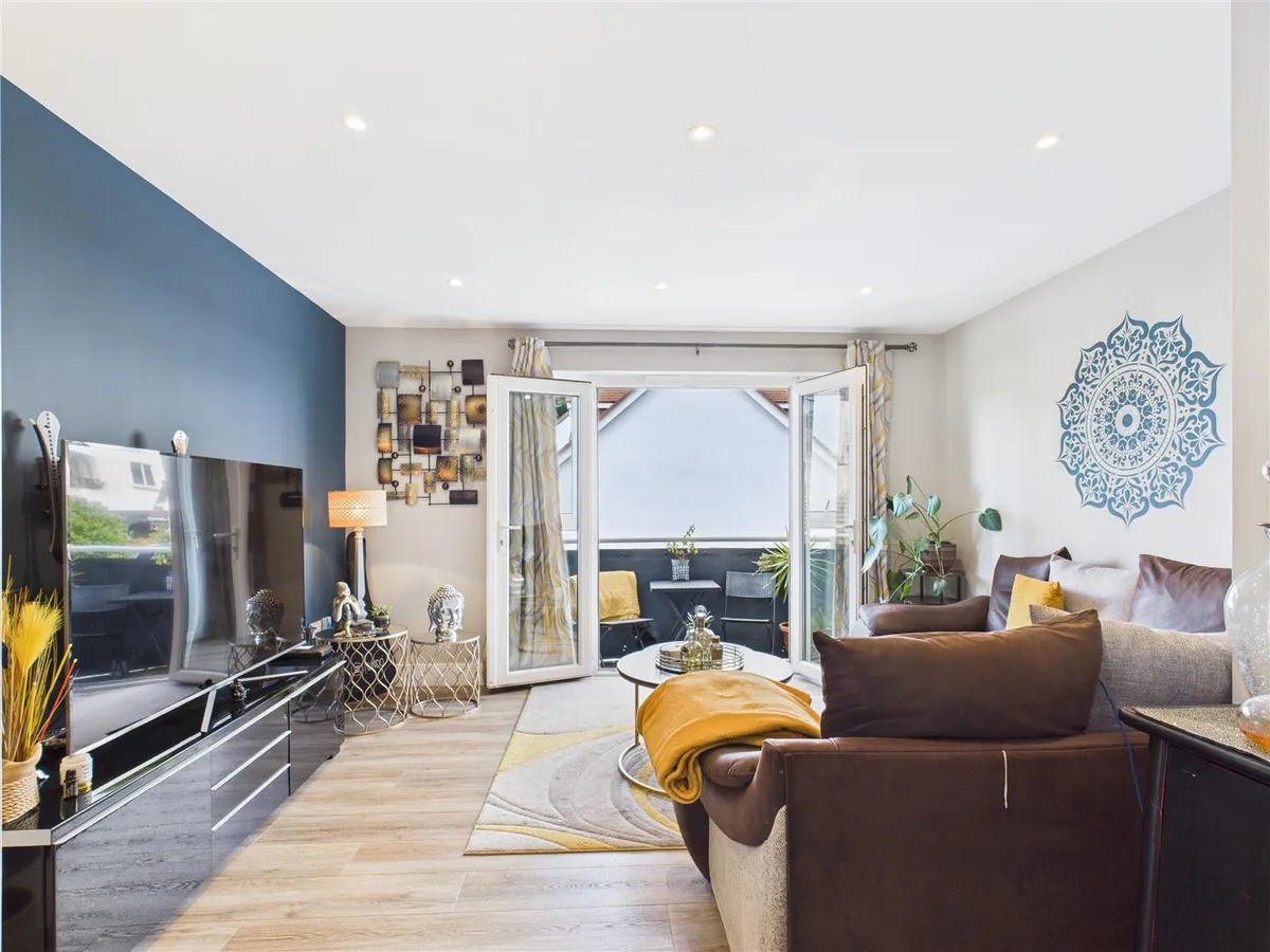 La route de la trinite 34054284 cam05512 g0 pr0006 still001