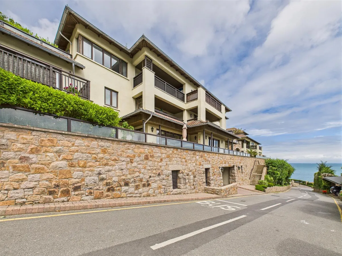 Bonne nuit st john 33777059 cam05512 g0 pr0008 still002