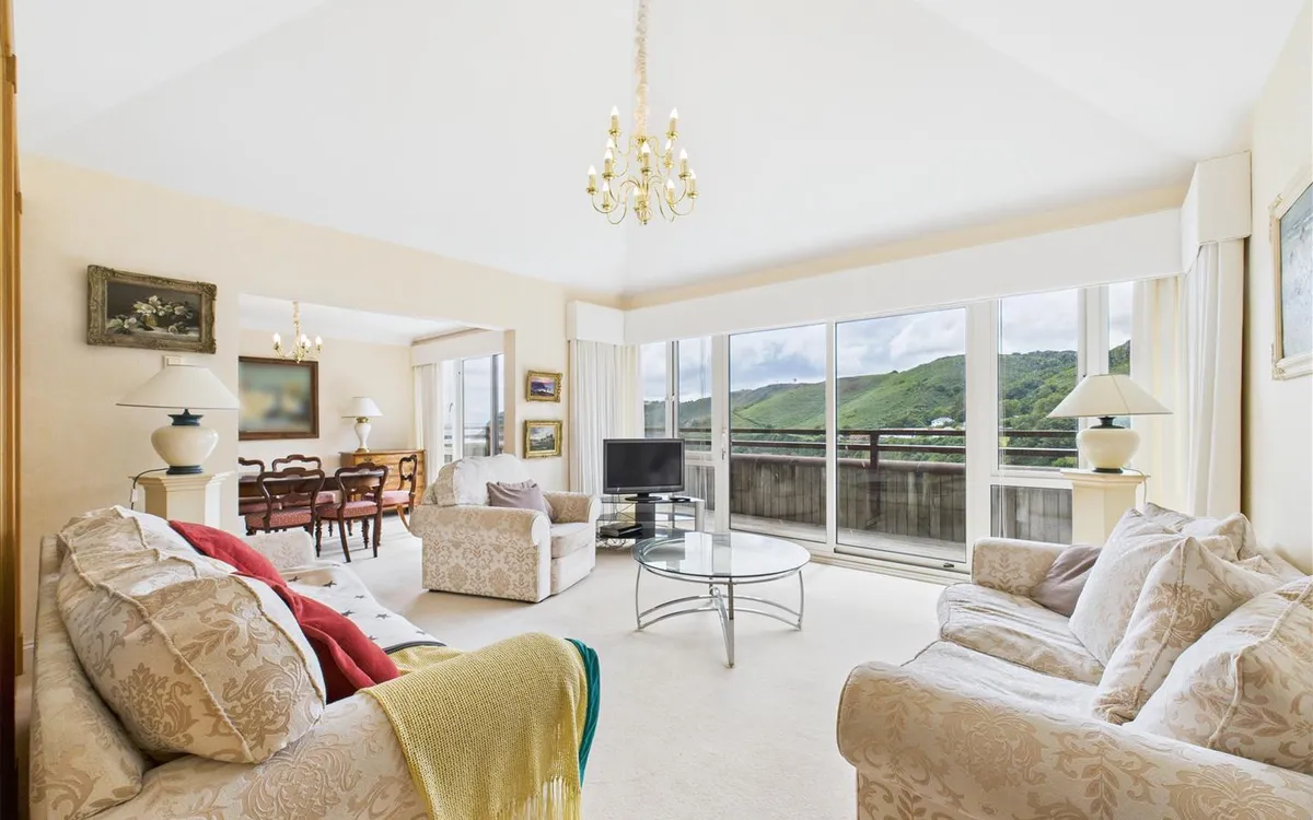 Bonne nuit st john 34051631 cam05512 g0 pr0007 still001